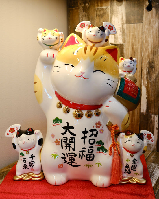 Japan Yakuho Fortune Extra LL Cat H29cm(Gift Box)