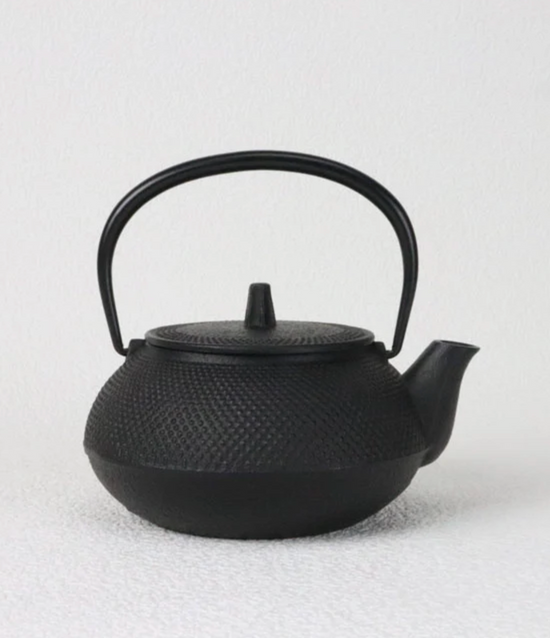 Iwachu Iron Teapot 320ml Black (Gift Box)