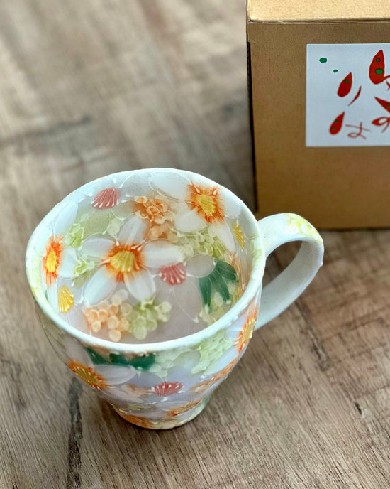 Yuzuriha Flower mug 間取白絵花(Gift Box)