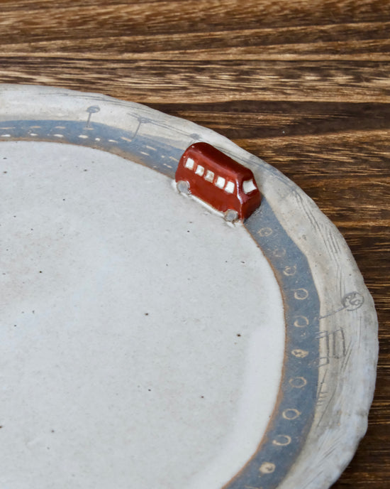 Artist 铃木明美 19cm Round Plate