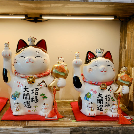Japan Yakuho Fortune Cat LL/L (Gift Box)