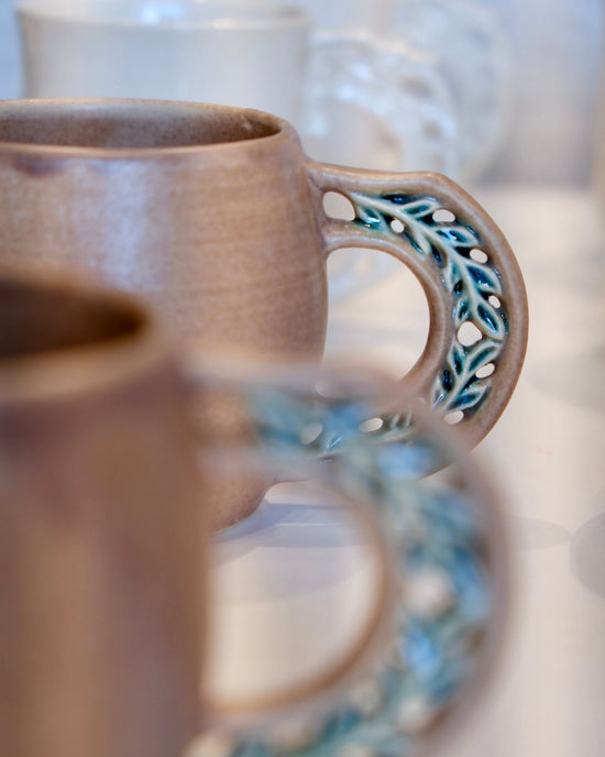 Artist 縄野日佳莉 280ml Brown Mug