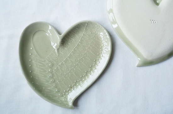 Yoshizawa Green/White Heart-Shaped Swan Plate