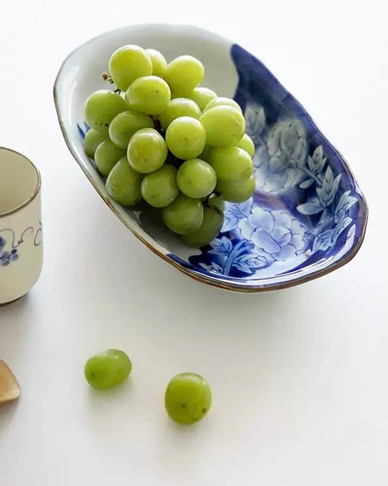 Arita Ware Hand Drawn Peony Oval Deep Plate (Gift Box)