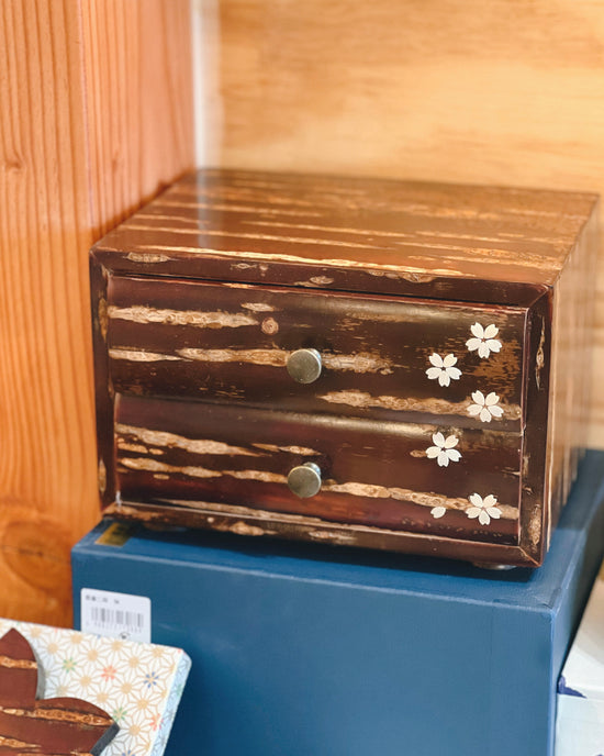 Yatsuyanagi Sakura Wood Box (Gift Box)