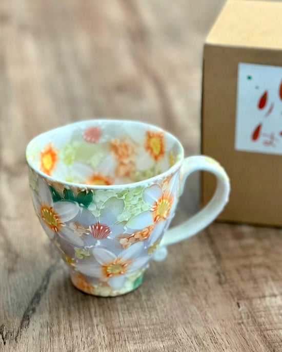 Yuzuriha Flower mug 間取白絵花（Gift Box）