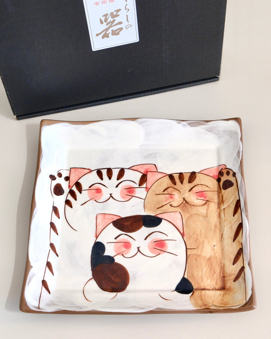 Hasami ware Cutie Kitty 17.8cm Square Plate (Gift Box)