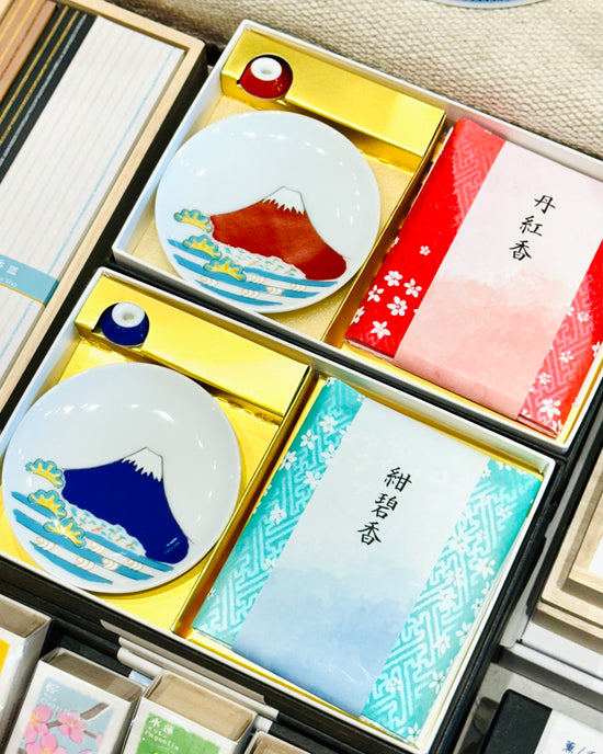 Kousaido Incense 丹碧香 with Incense Holder Set (Gift Box)