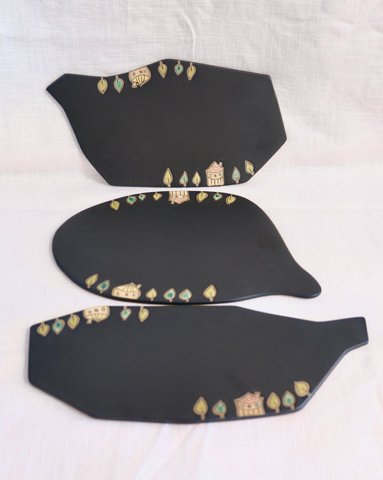 Artist 伊藤美穗 Black Irregular Plate A/B/C