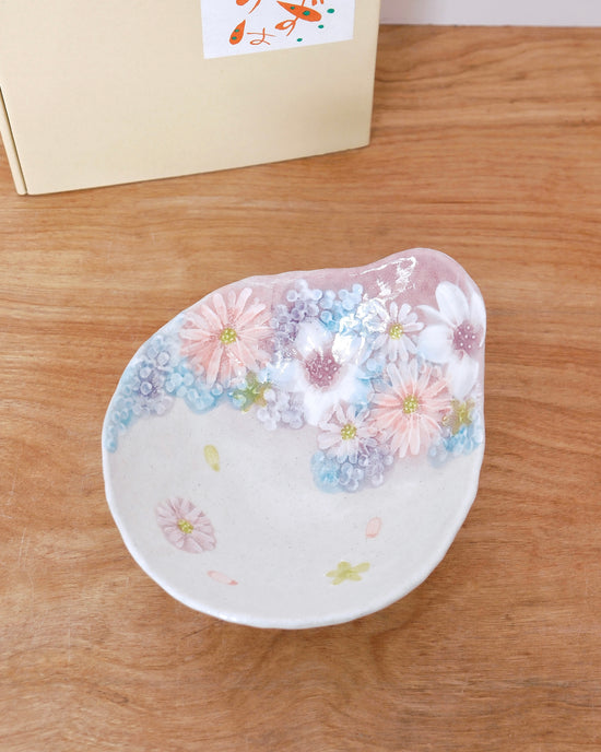 Yuzuriha NEW! Handle Bowl 色彩花 (Gift Box)