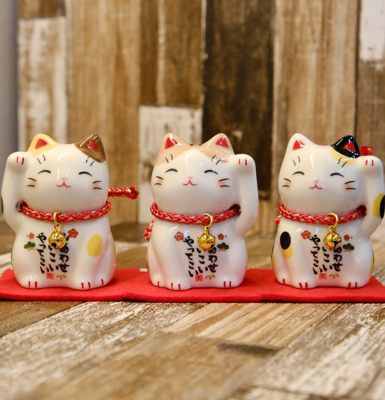 Japan Yakuho Fortune Cat H6cm (Gift Box)