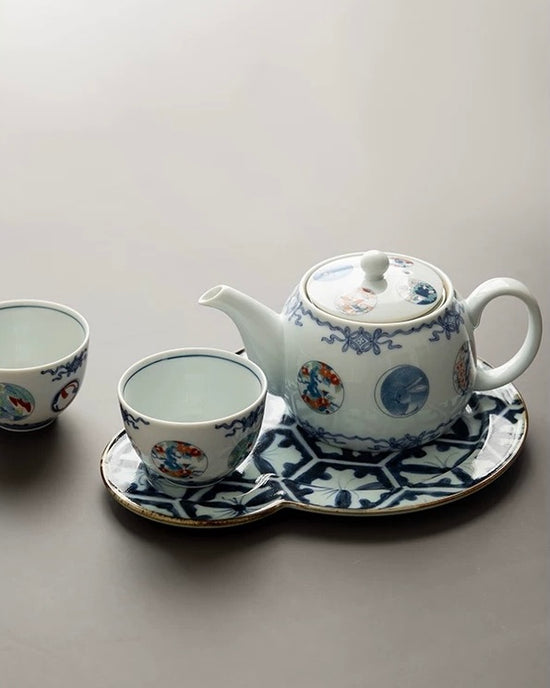 Arita Ware Hand Drawn Ginkgo Leaves L Plate (Gift Box)