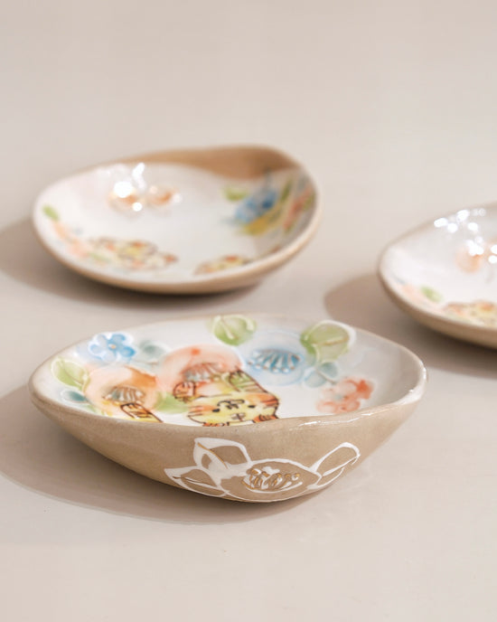 Artist 内藤加奈子 13.5cm Tiger Triangular Plate