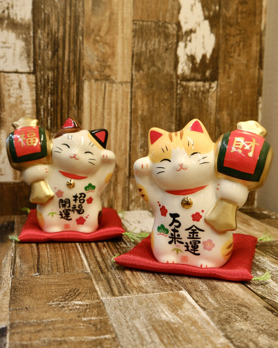 Japan Yakuho Fortune Cat H9cm(Gift Box)