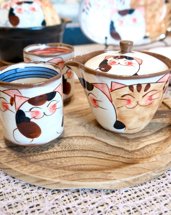 Hasami ware Kitty Teapot Set (Wooden Box)