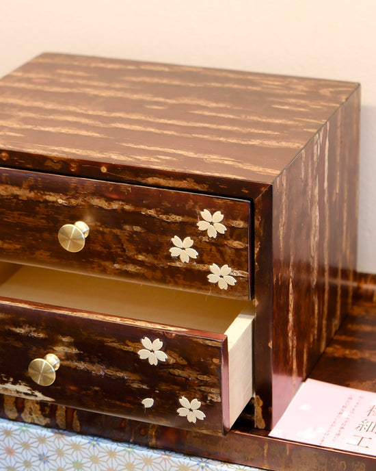 Yatsuyanagi Sakura Wood Box (Gift Box)