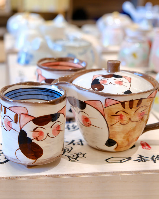 Hasami ware Kitty Teapot Set (Wooden Box)