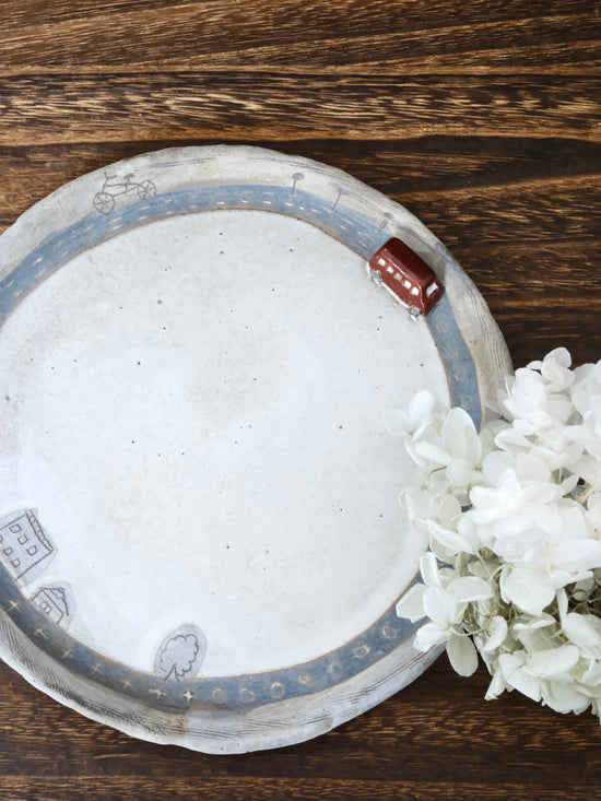 Artist 铃木明美 19cm Round Plate