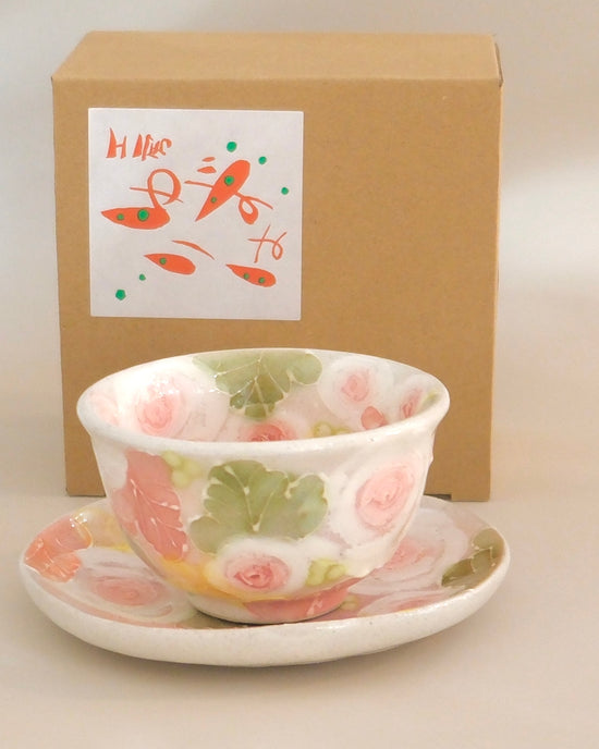 Yuzuriha Flower Tea Cup and Saucer 釉彩ローズ(Gift Box)