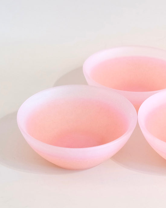 Artist 手塚えりか 11.5cm x H4.5cm Bowl Pink