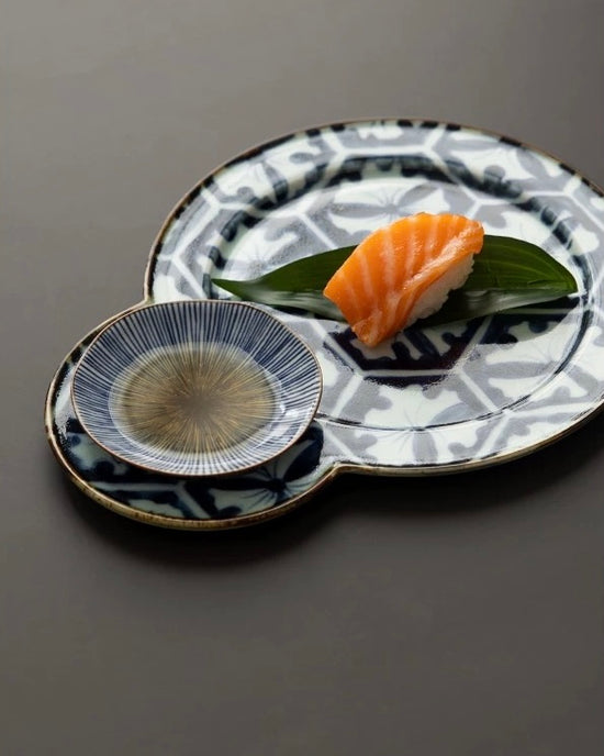 Arita Ware Hand Drawn Ginkgo Leaves L Plate (Gift Box)