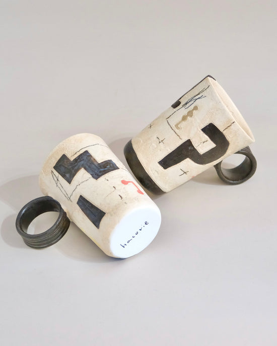 Artist 石丸和美 335ml Black Mug