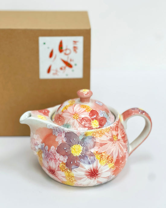 Yuzuriha Flower Tea Pot 紅彩花間取 丸ポット （Gift Box）