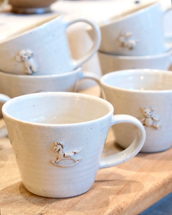 Japan Artist 田部桃子 White Mug 250ml