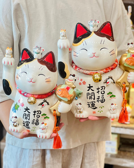 Japan Yakuho Fortune Cat LL/L (Gift Box)