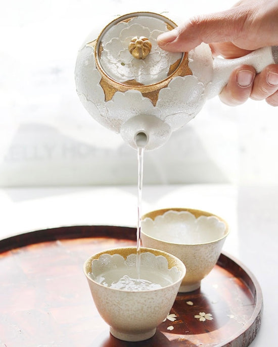 Arita Ware White Gold Peony Teapot Set (Wooden Box)