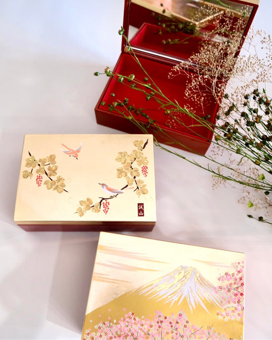 Japan Yamanaka Golden/Red Box(Gift Box)