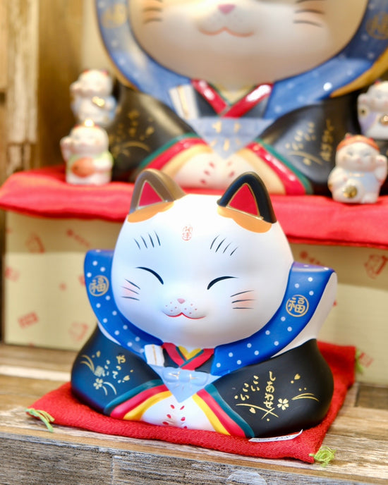Japan Yakuho Fortune Cat 7845(Gift Box 7845)