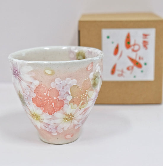 Yuzuriha NEW! Tea Cup 彩紅小花(Gift box)