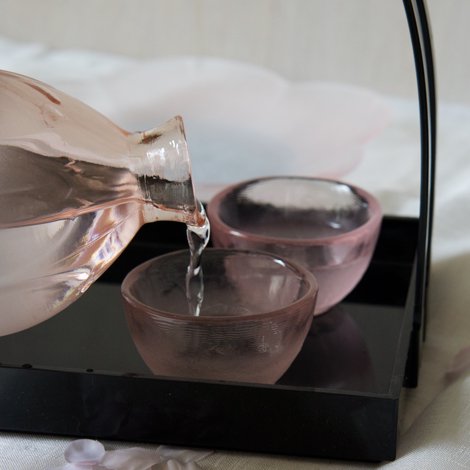 Hirota Sakura Sake Bottle Cup Set(With Tray gift box)
