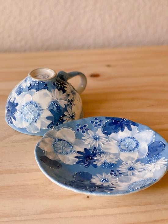 Yuzuriha Flower coffee cup set 藍彩白絵花(Gift Box)