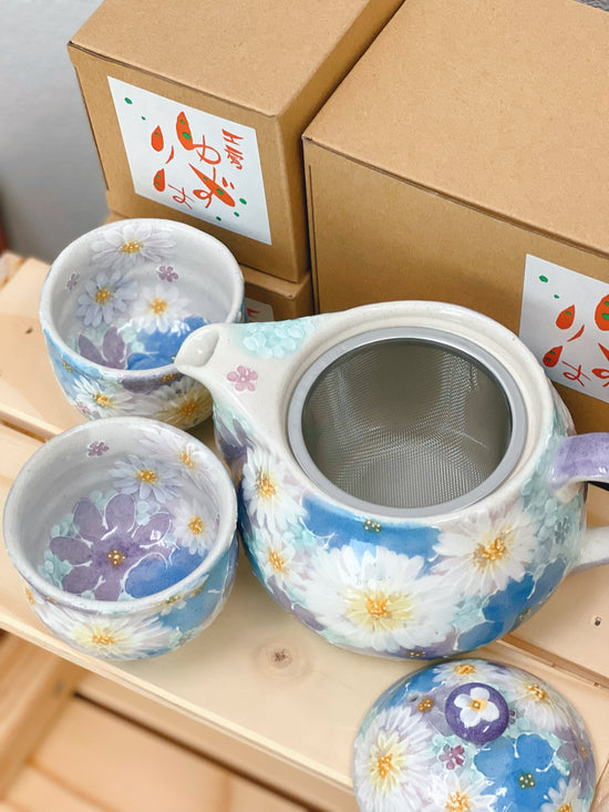 Yuzuriha Flower Maru Teapot with tea cup*2 花友禅(Gift box)